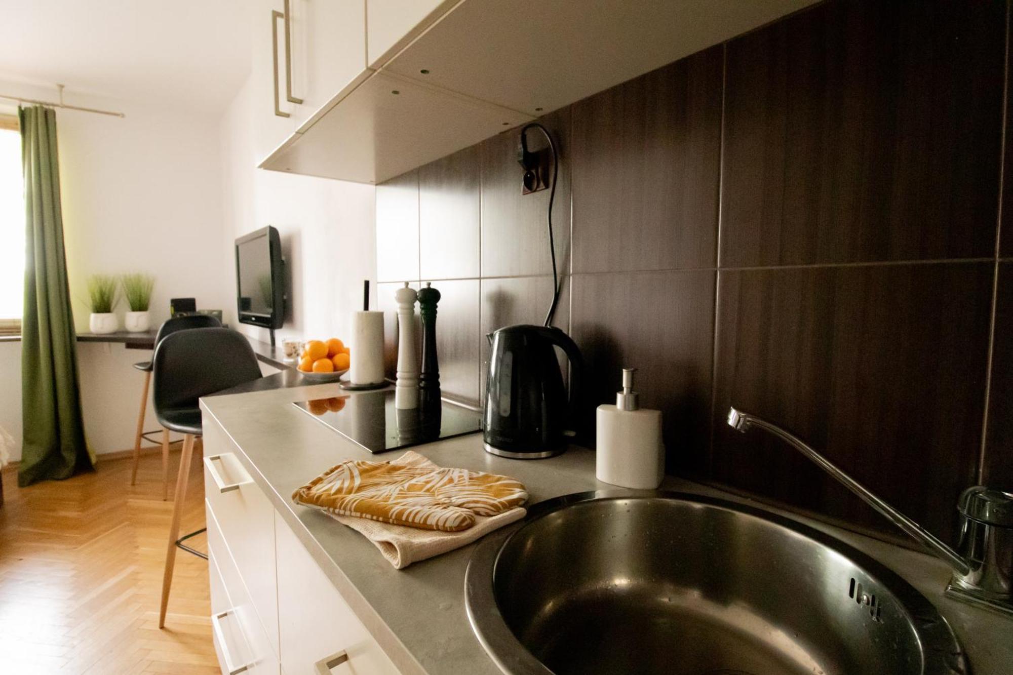 Piotrapartments - Daleka Cozy Train&Airport Apartment Varsavia Esterno foto