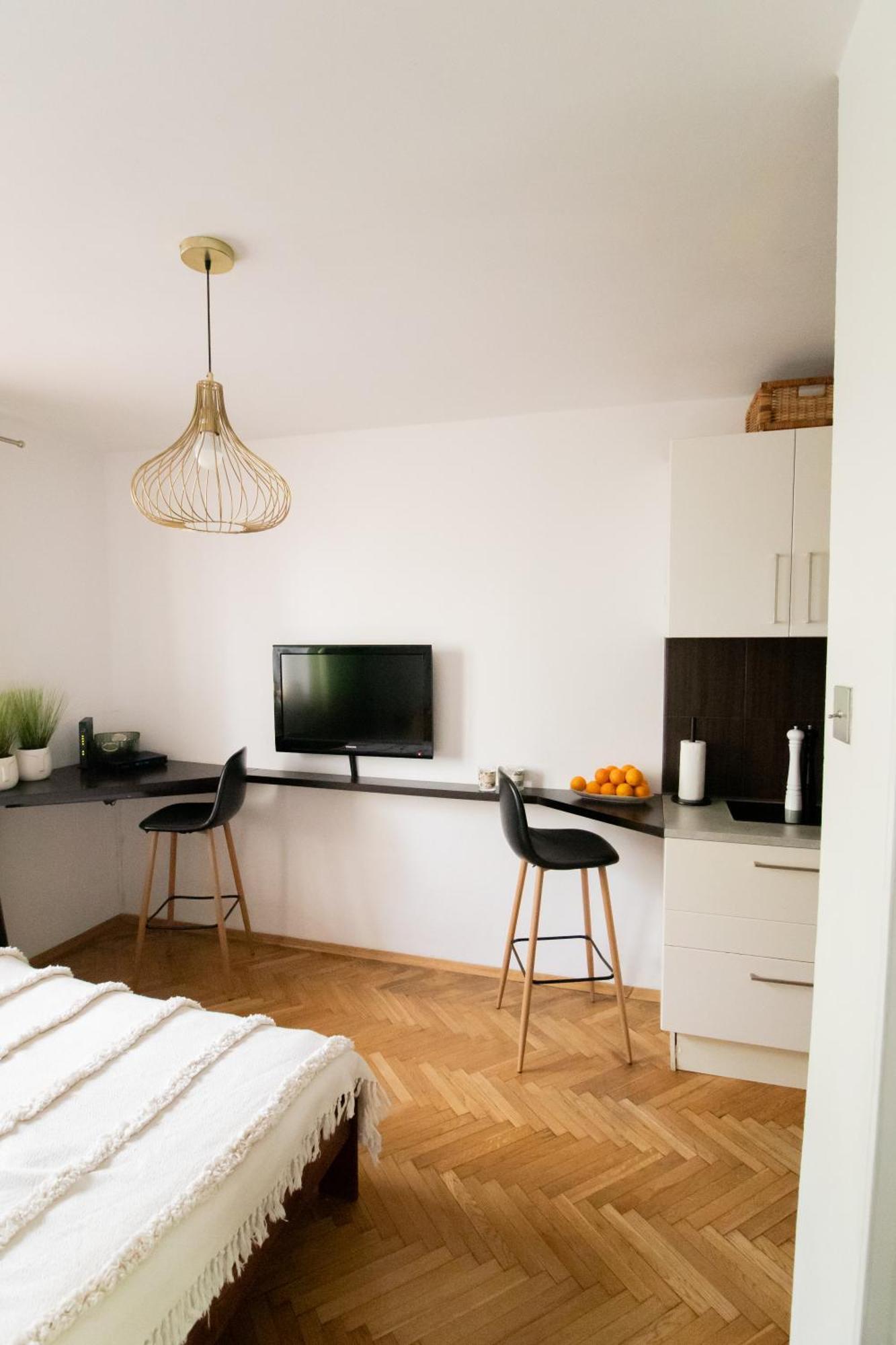 Piotrapartments - Daleka Cozy Train&Airport Apartment Varsavia Esterno foto