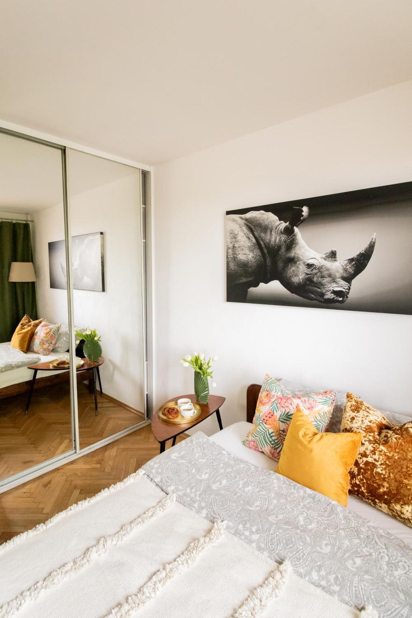 Piotrapartments - Daleka Cozy Train&Airport Apartment Varsavia Esterno foto